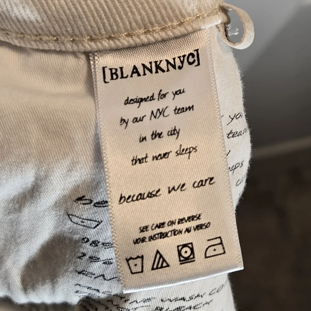Blank NYC Distressed White Shorts size 29 - Picture 10 of 10